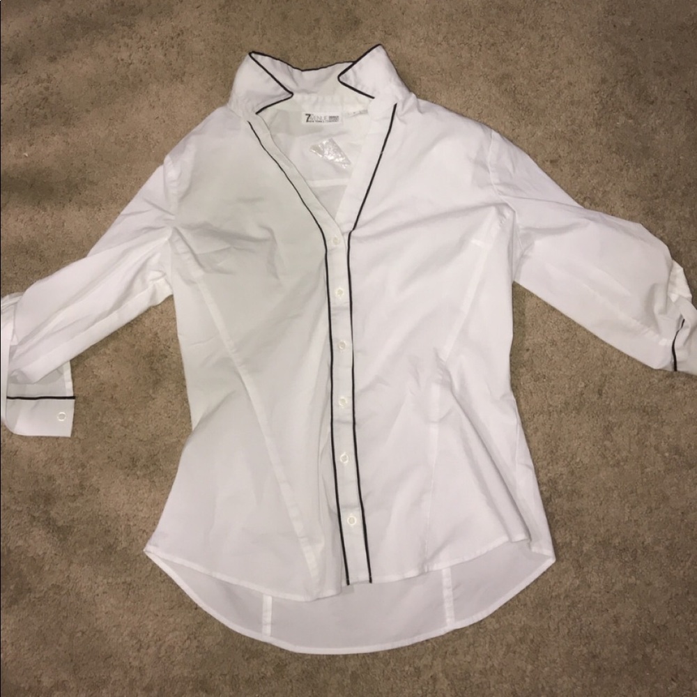 Cute black and white work blouse never worn before